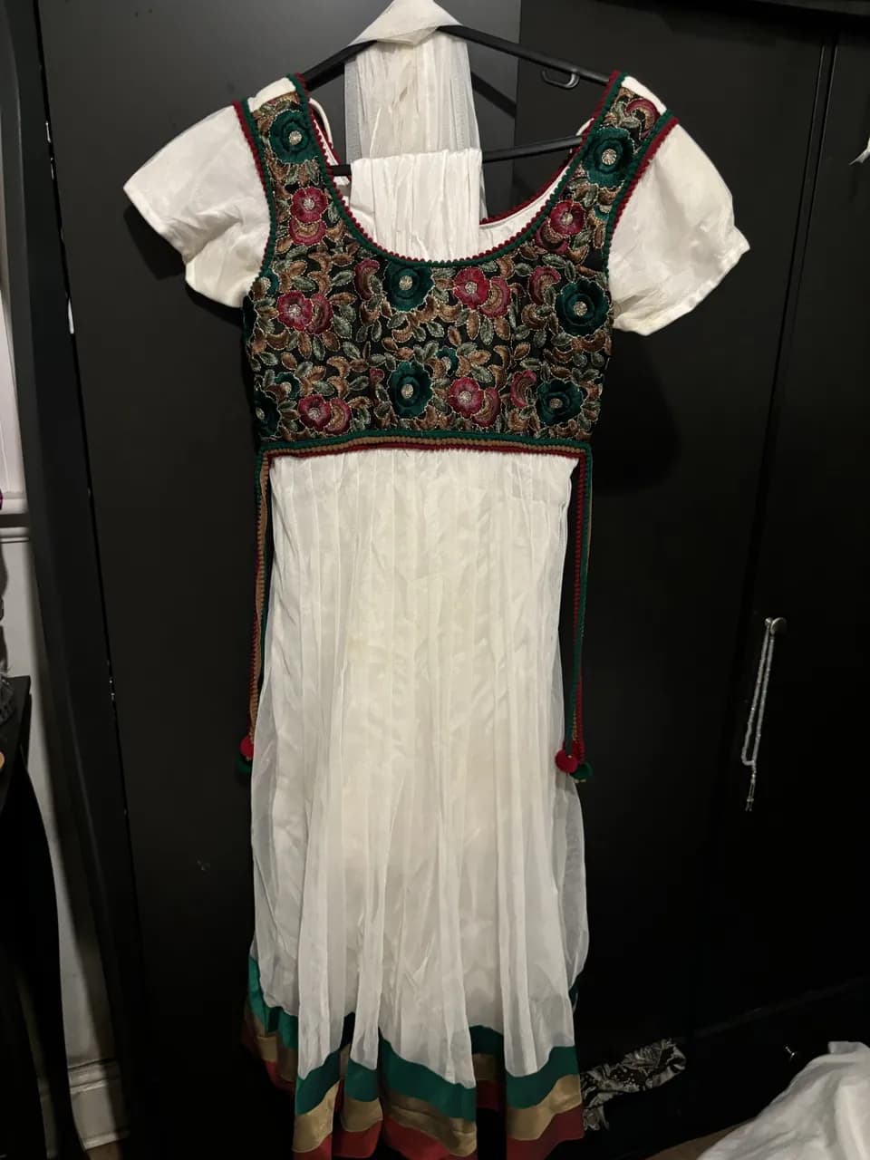 Mendhi dress white and green — image 1