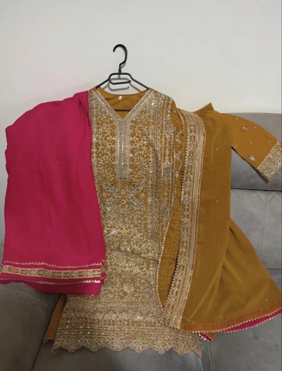 Pakistani Salwar Kameez