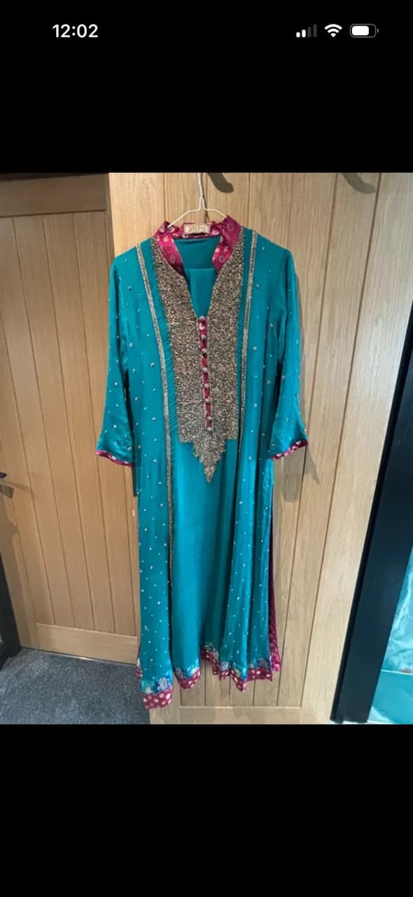 Party wear / formal wear — image 1