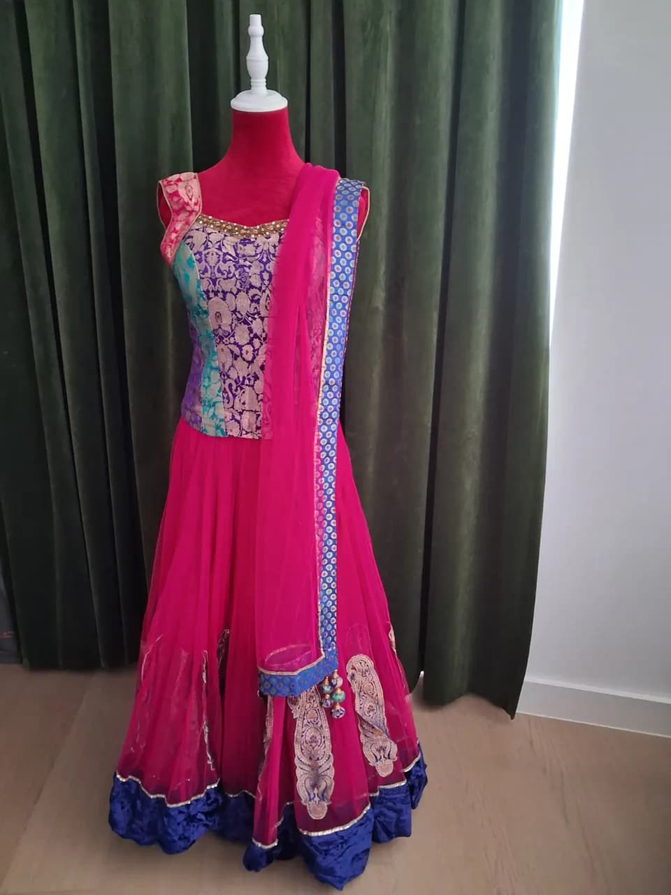 Partywear — image 1