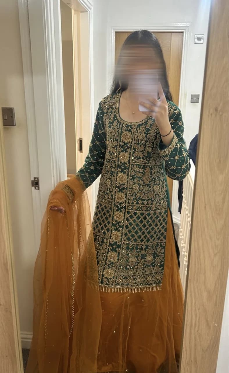 mendhi outfit — image 1