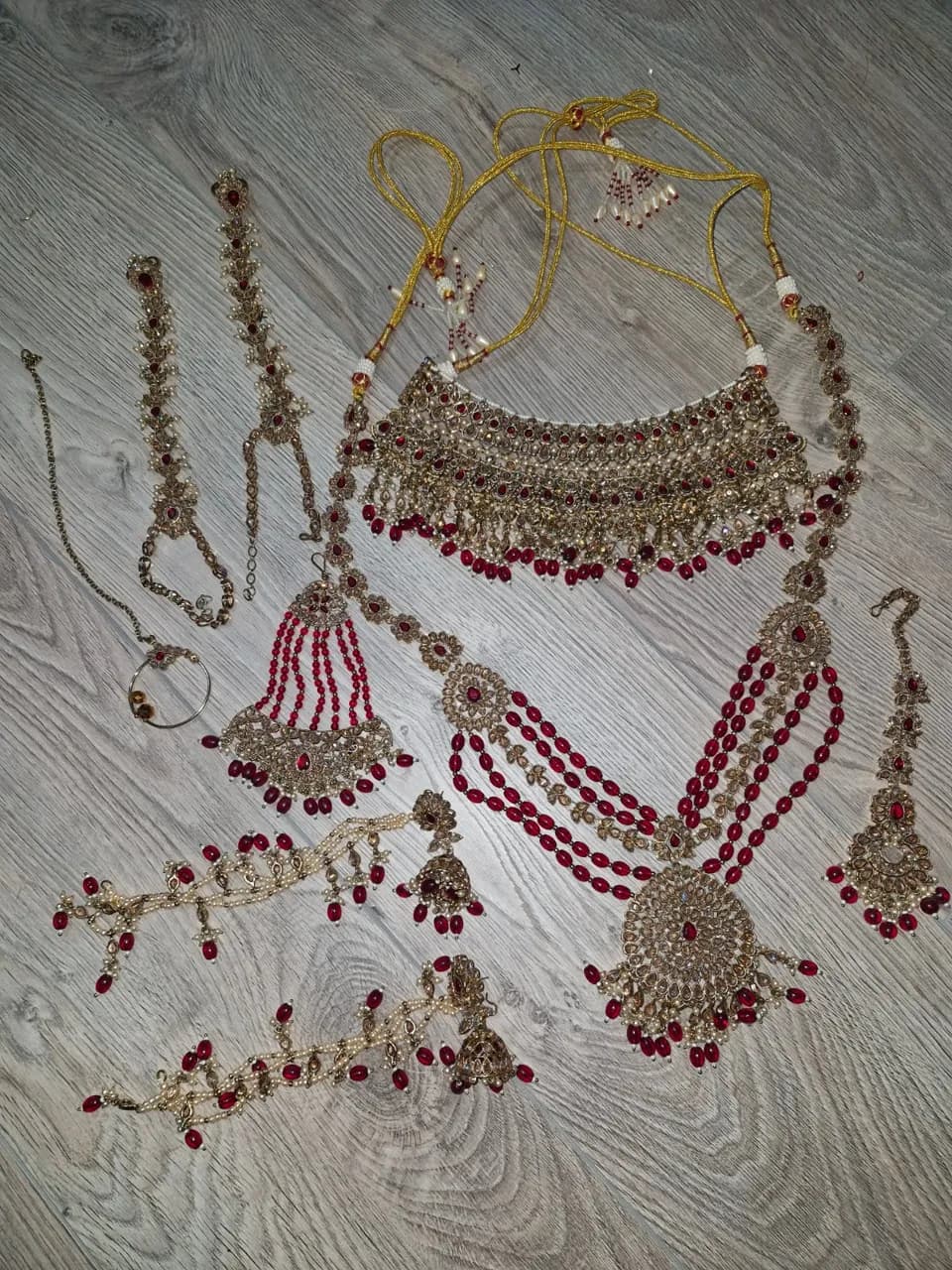 Stunning Dark Red and Gold Bridal Jewellery Set — image 1