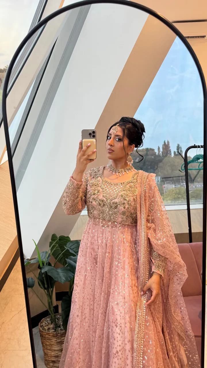 party dress — image 1