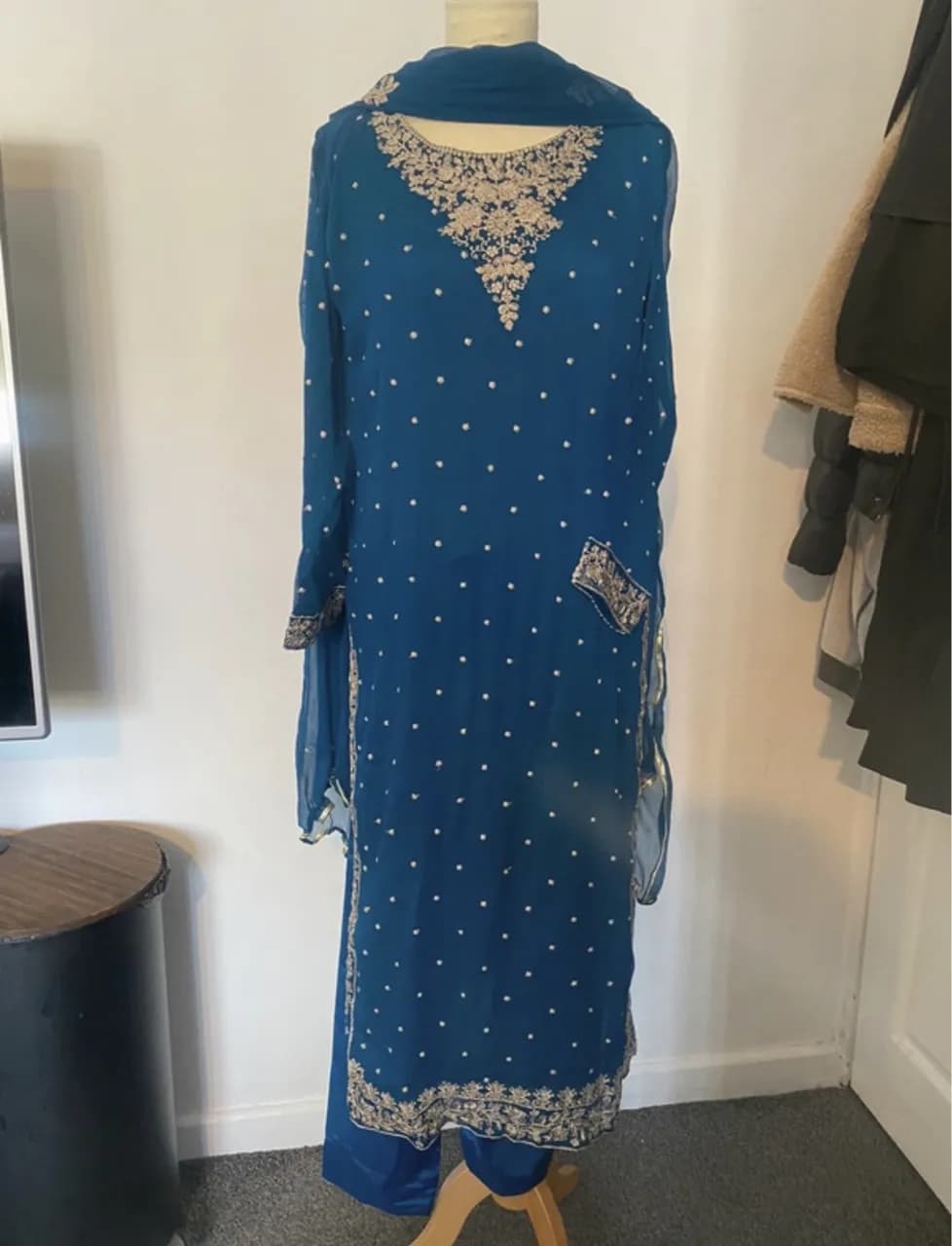 Salwar kameez — image 1