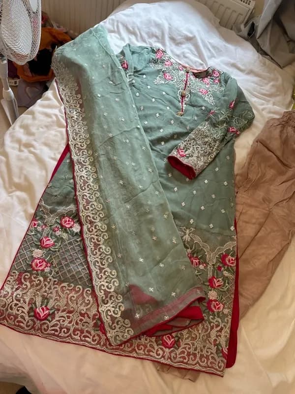 Gorgeous 3 piece front and back embroidered suit — image 1