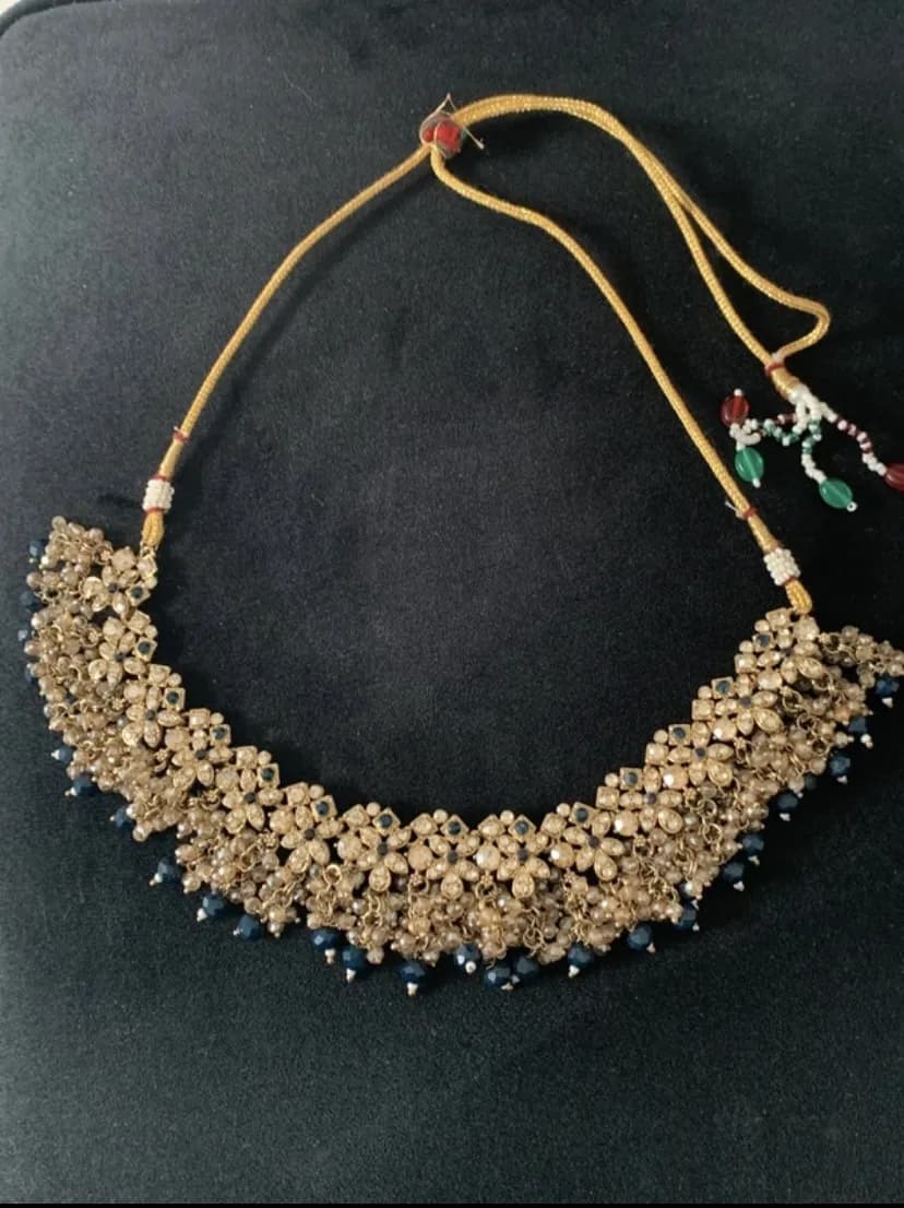 necklace — image 1