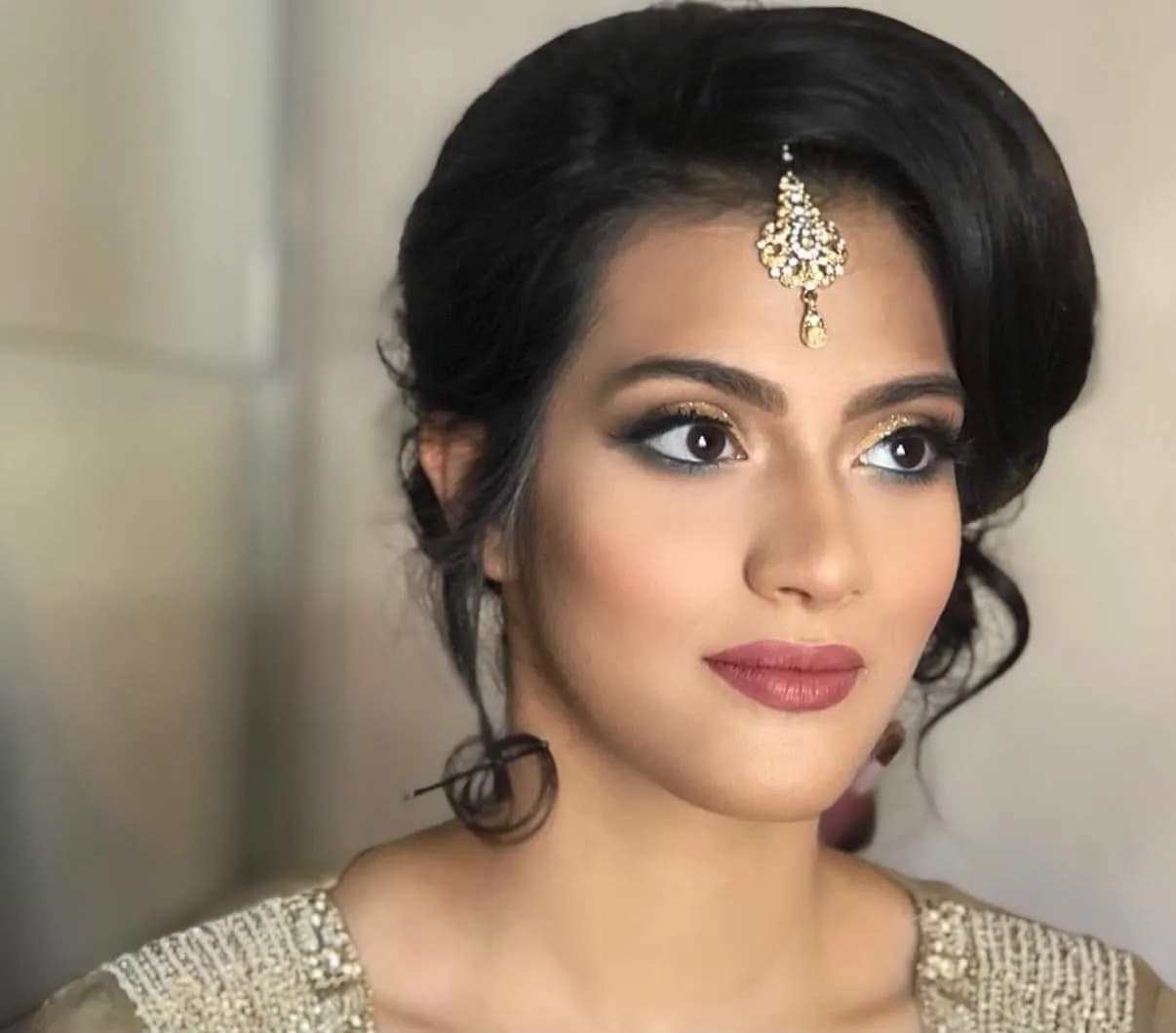 Amna Makeup Artist - Hair & Makeup services UK
