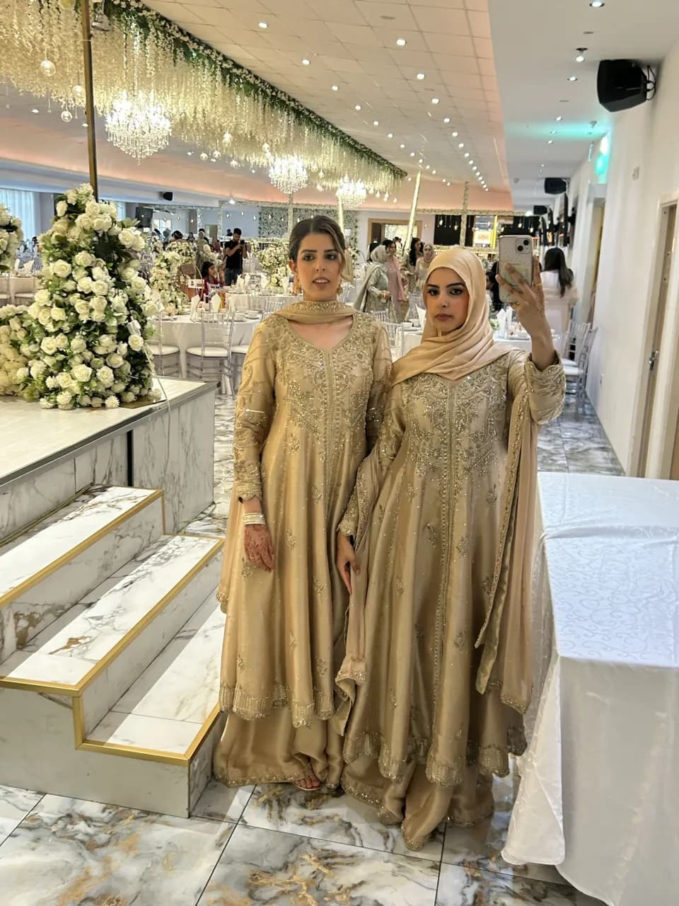 Champagne wedding dress — image 1