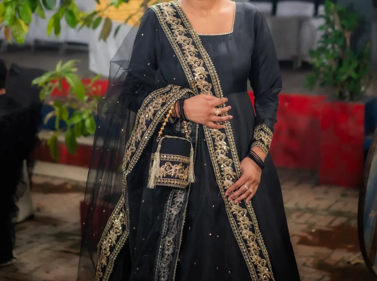 Peeran 2026 Black & Gold Pakistani Formal Dress