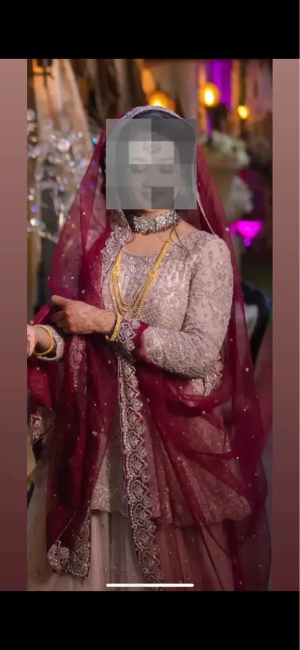 Beige bridal lehenga with wine dupatta — image 1