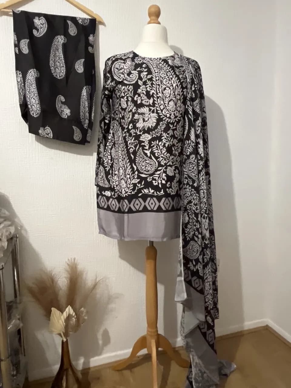 Farshi shalwar suit