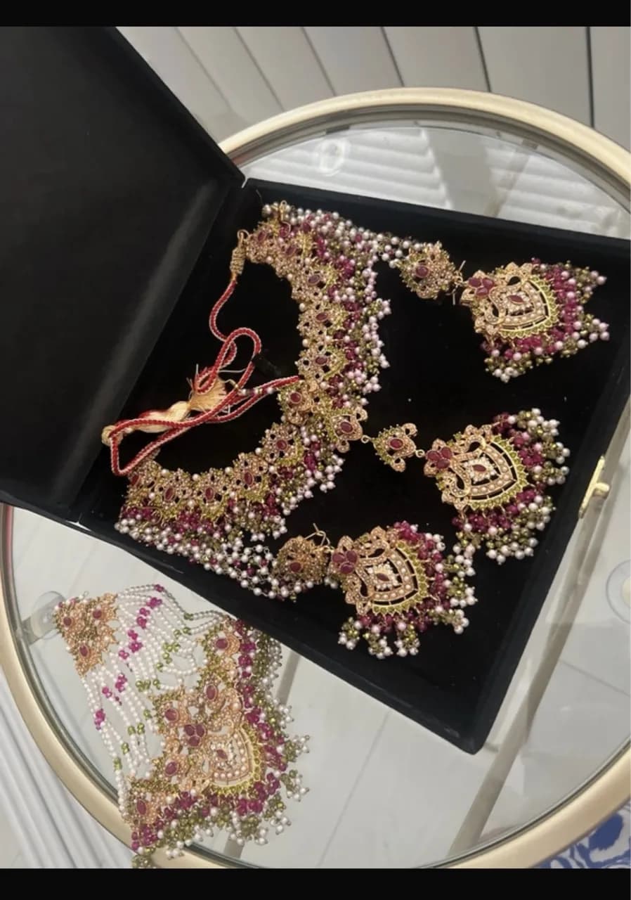 Indian jewellery set — image 1