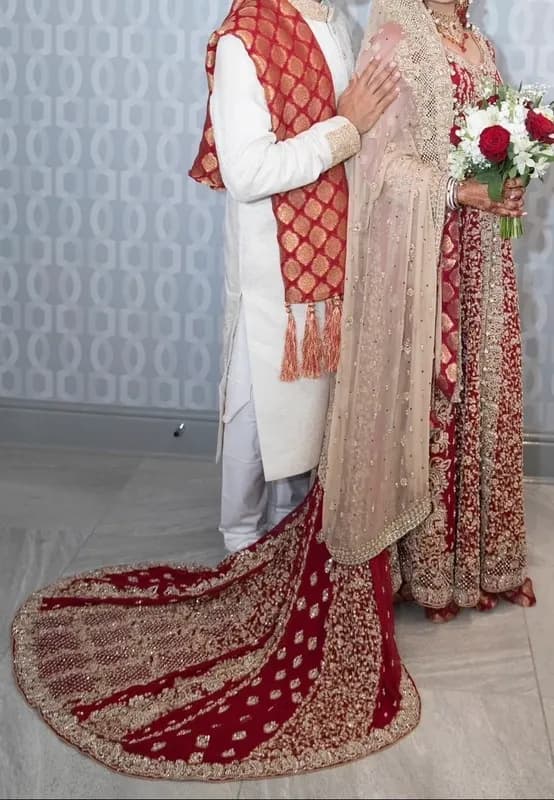Asian bridal outfit- Red traditional with gold and silver embroidery chiffon — image 1