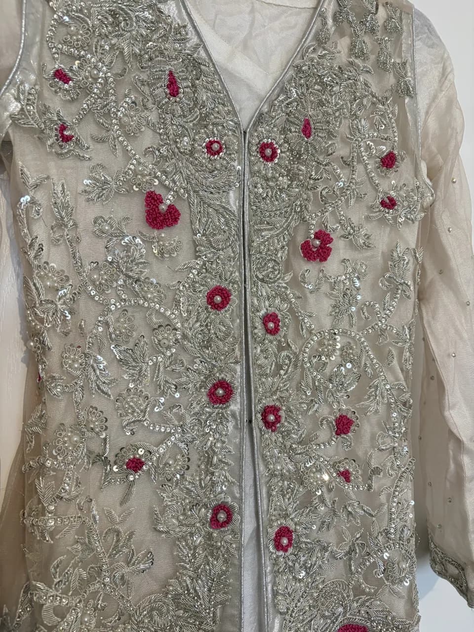 Beautifully embellished heavy zari work, 3-piece outfit, size M — image 1