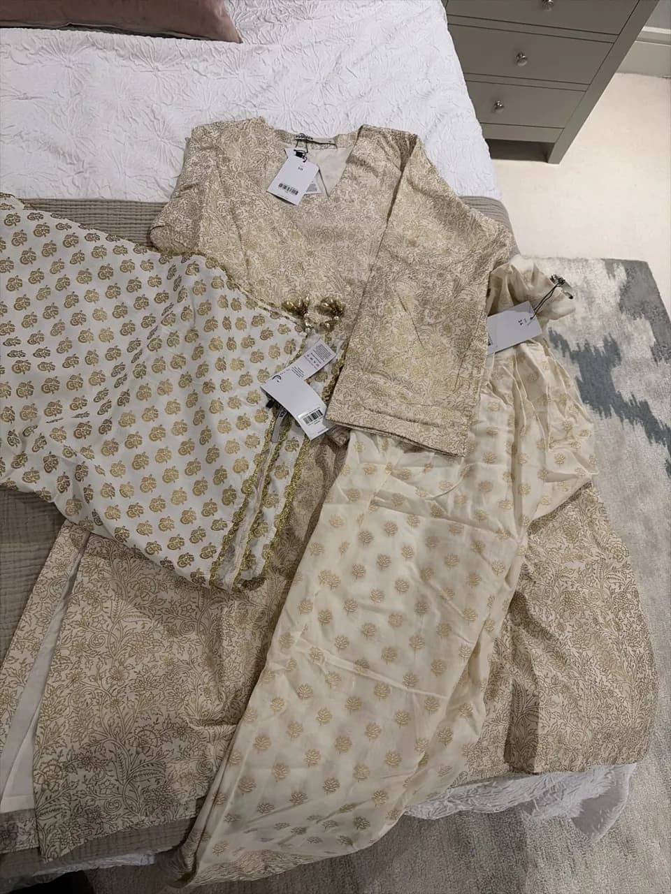Khaddi Kurta, shalwar and Dupatta — image 1