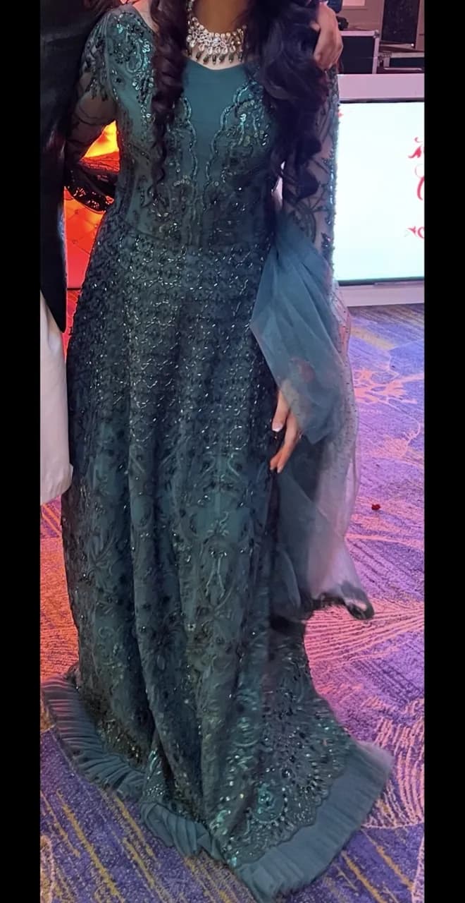 Emerald green Dress (Reign) — image 1
