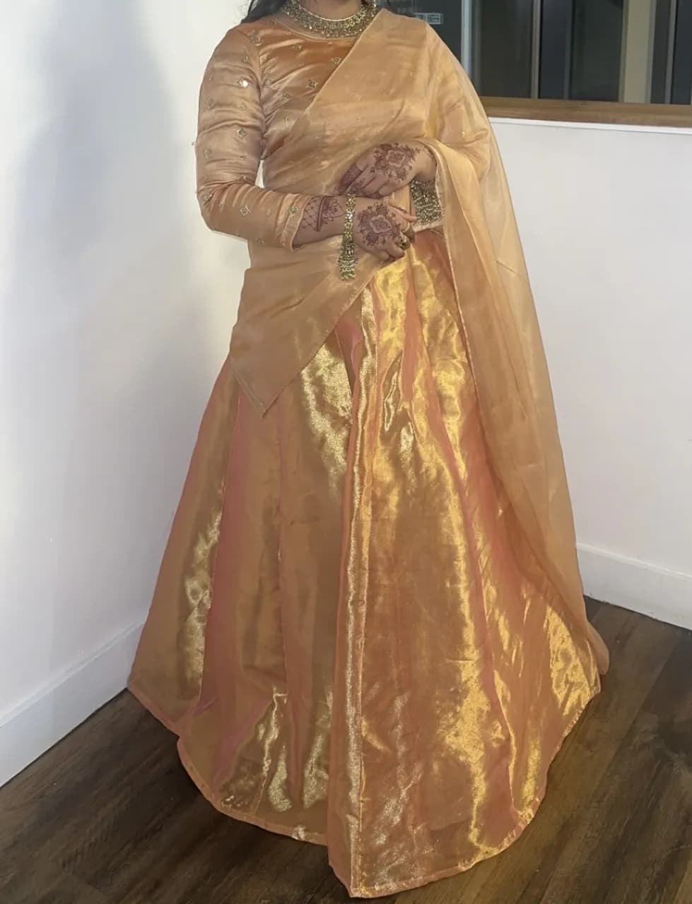 Coral and gold lengha — image 1