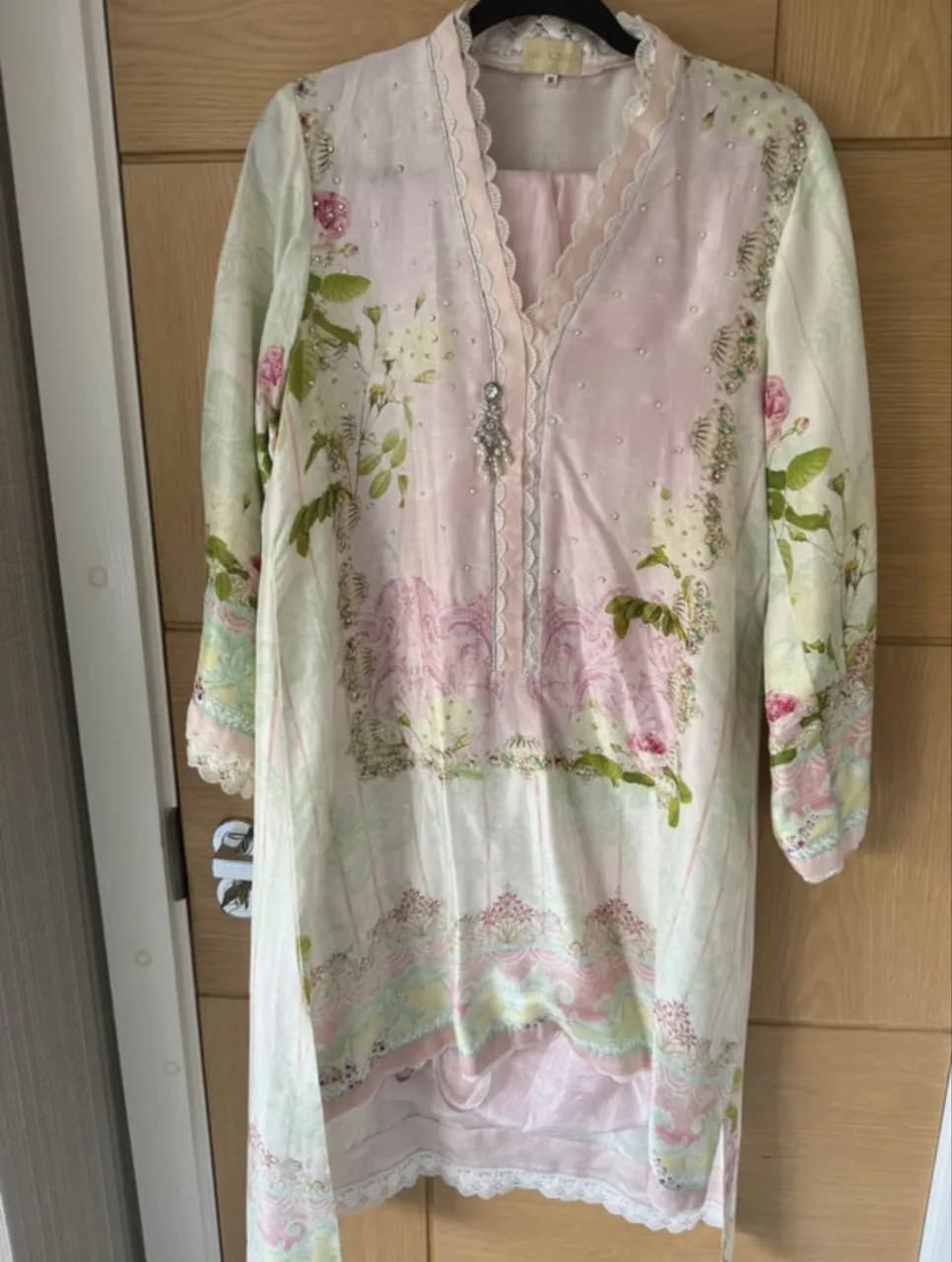 Silk kameez with dubatta Farah Talib Aziz — image 1