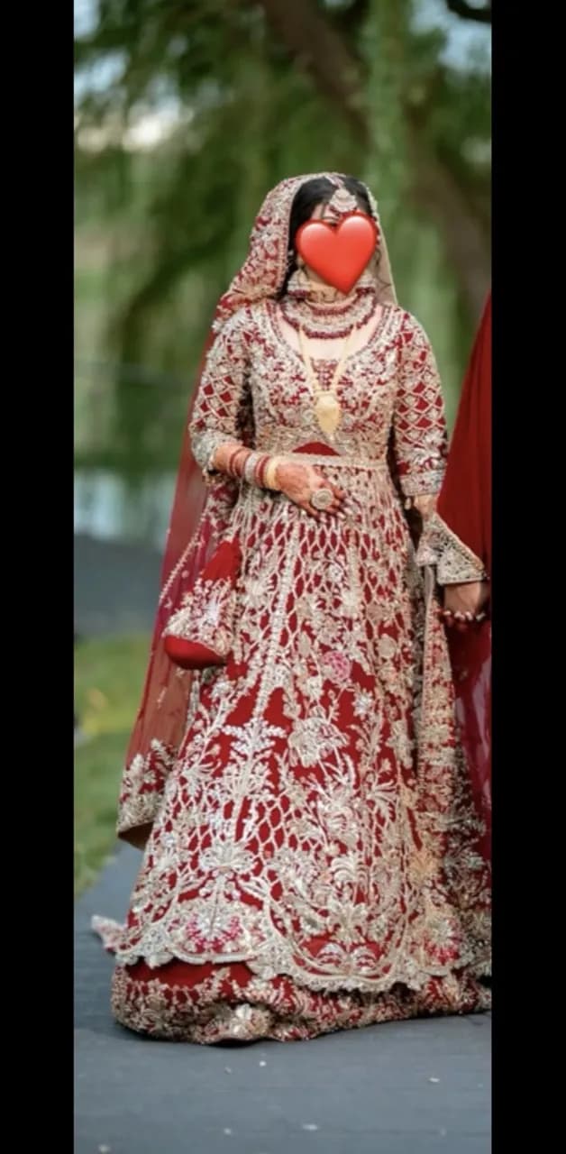 Bridal wedding dress — image 1