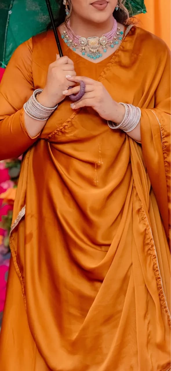 Orange plain lengha, perfect for mendhi — image 1
