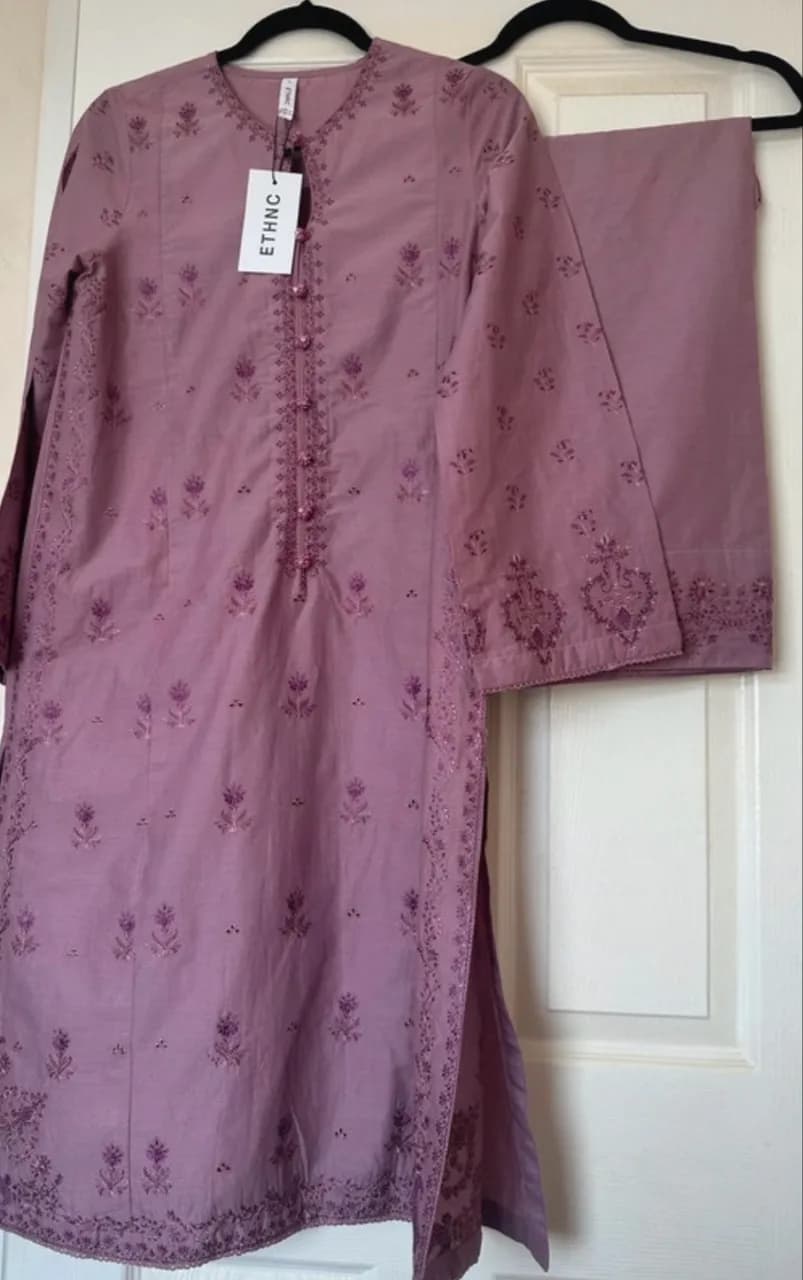 Ethnic women’s suit — image 1