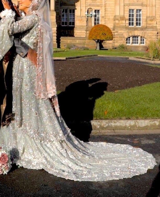Bridal outfit — image 1
