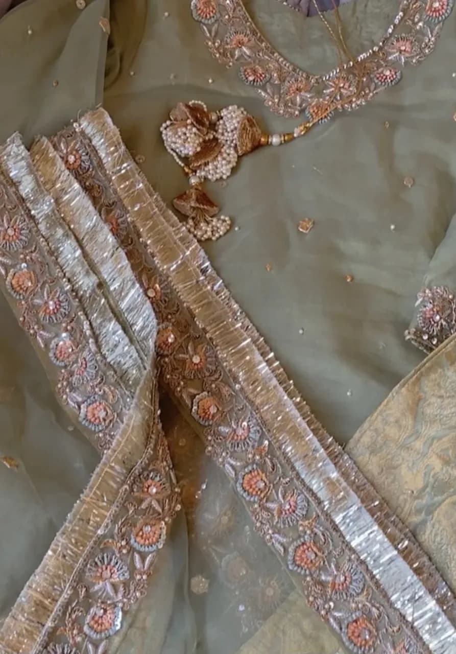 Heavy gharara outfit for sale — image 1