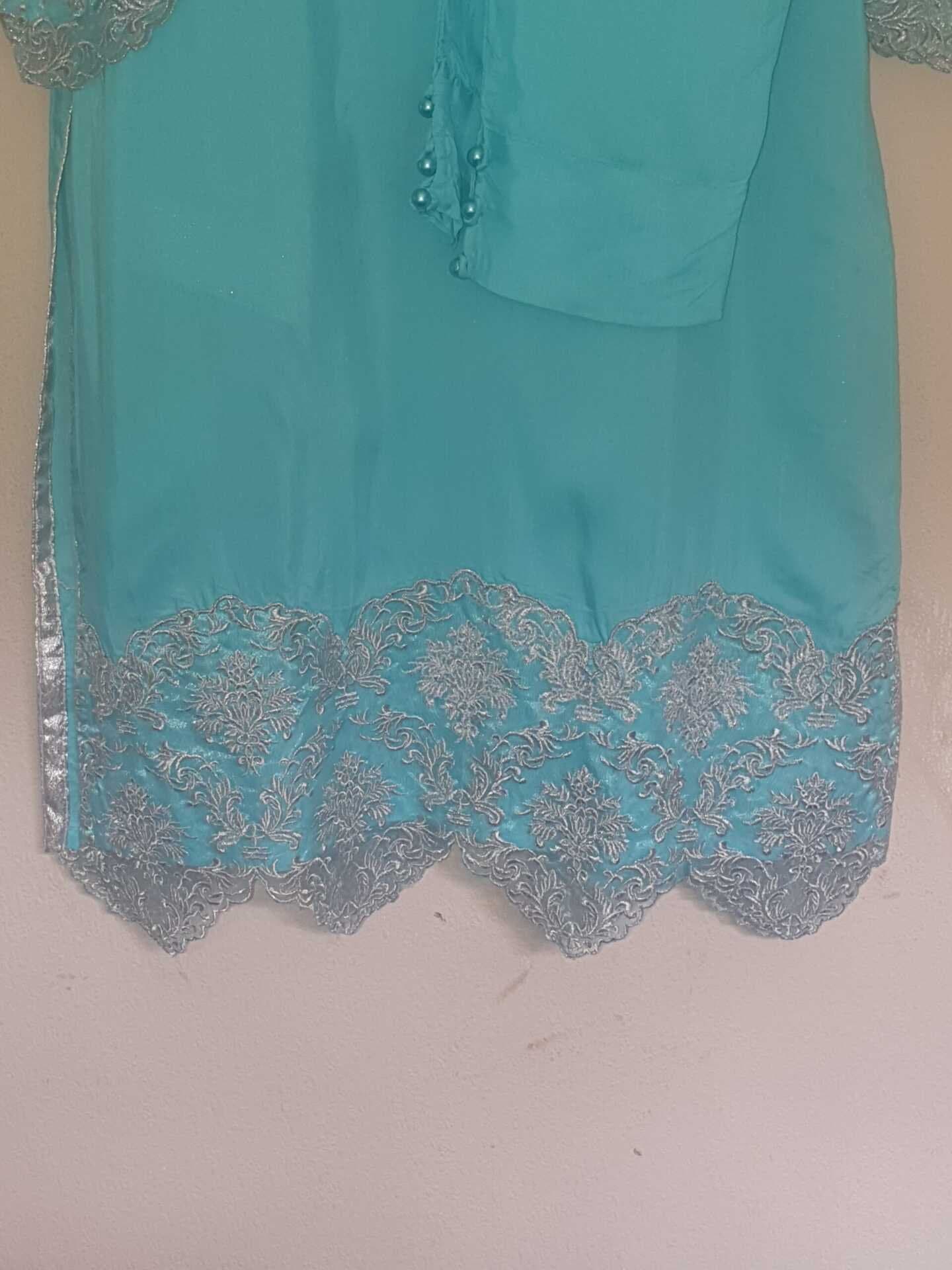 Party clothes — image 1