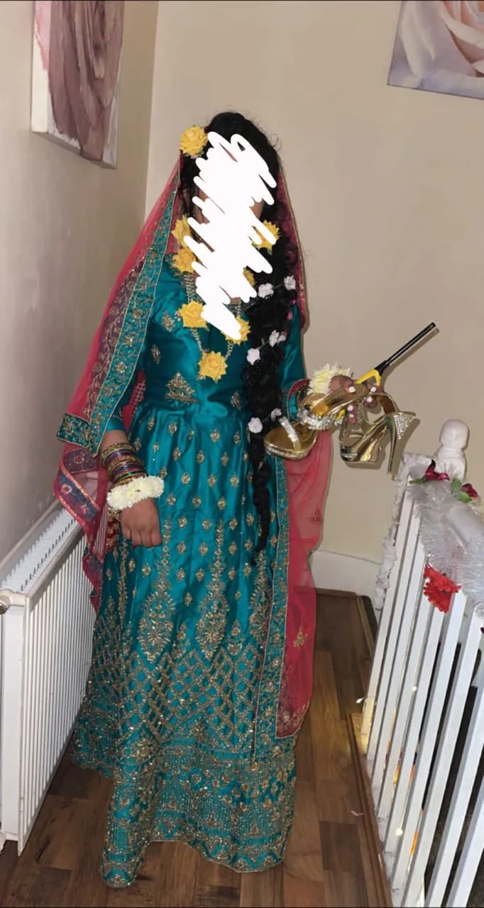 Mendhi Outfit — image 1
