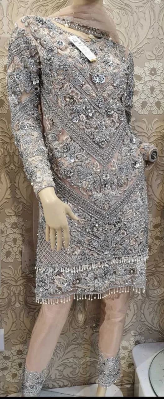Wedding dress — image 1
