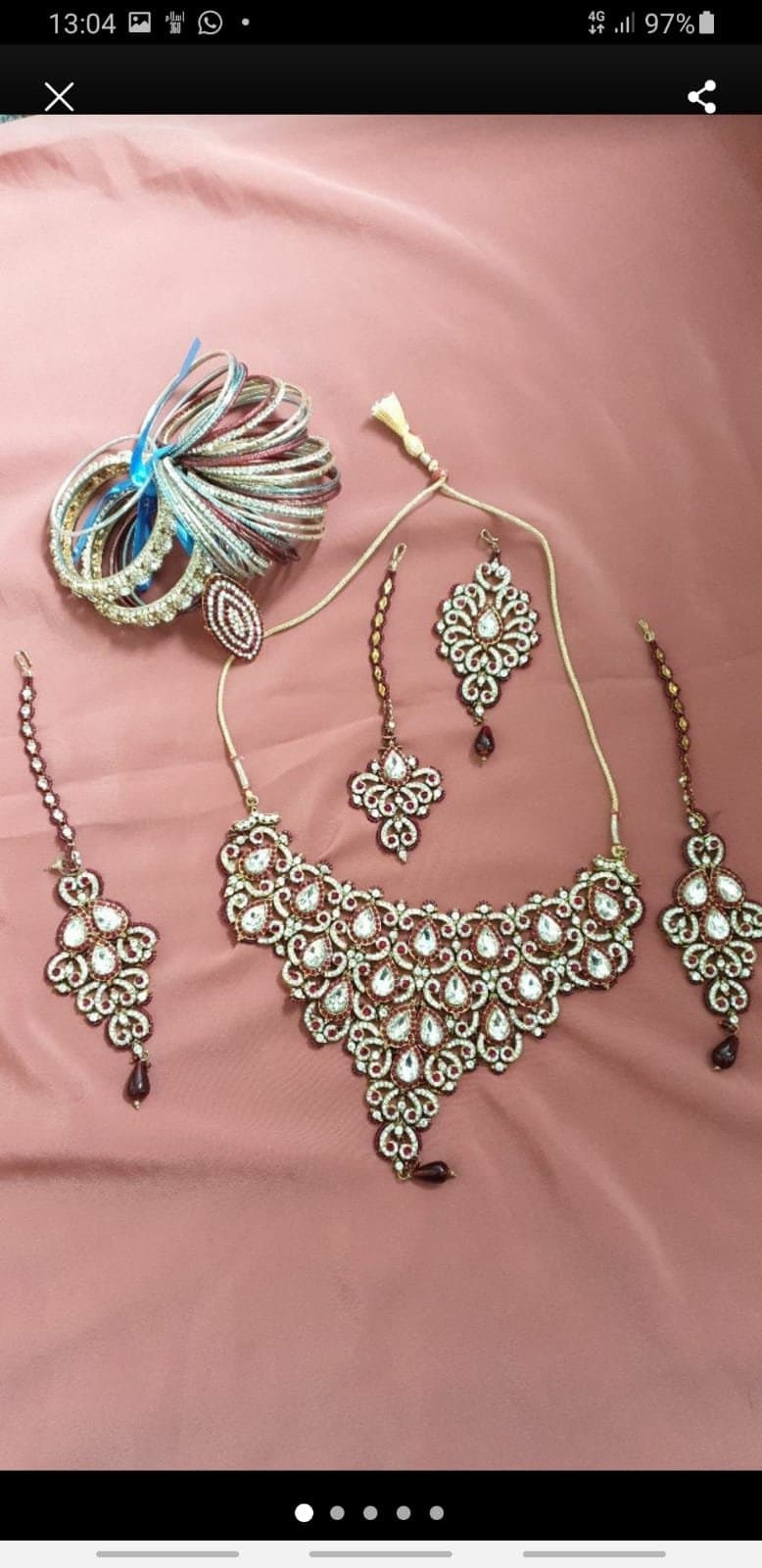 Grey and red jewellery set — image 1