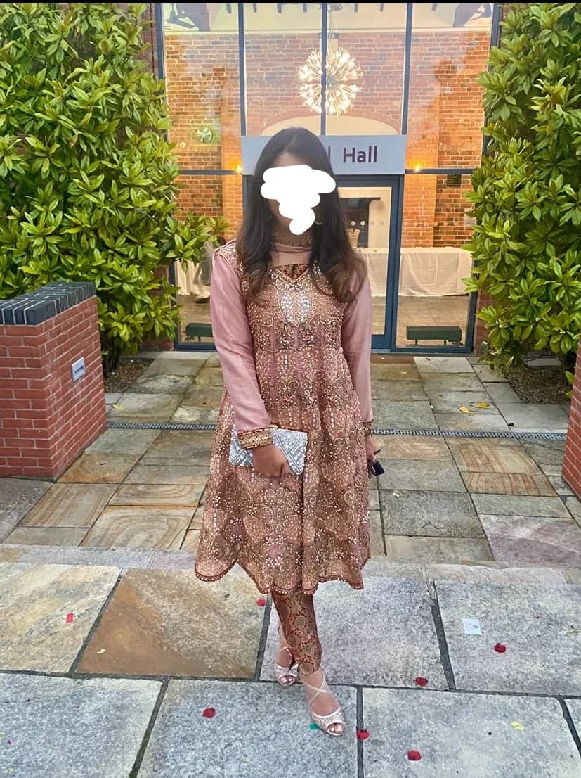 Partywear — image 1