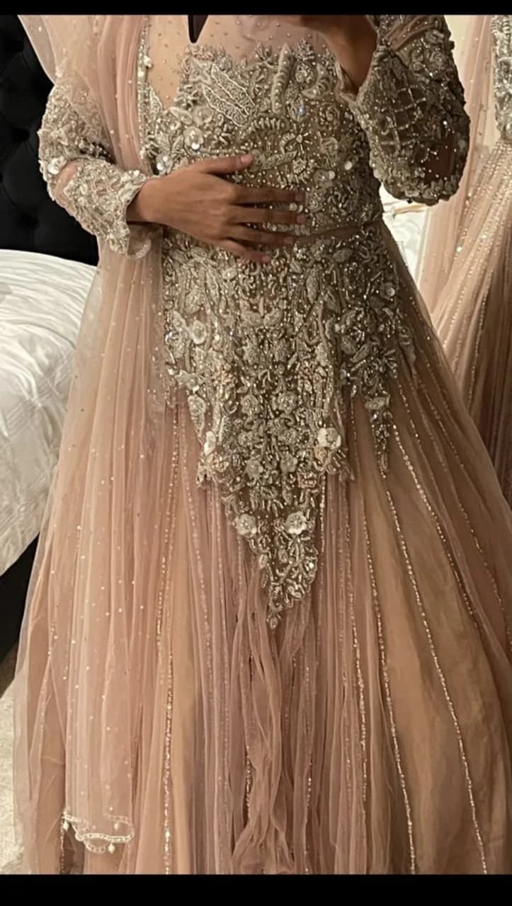 Wedding dress — image 1