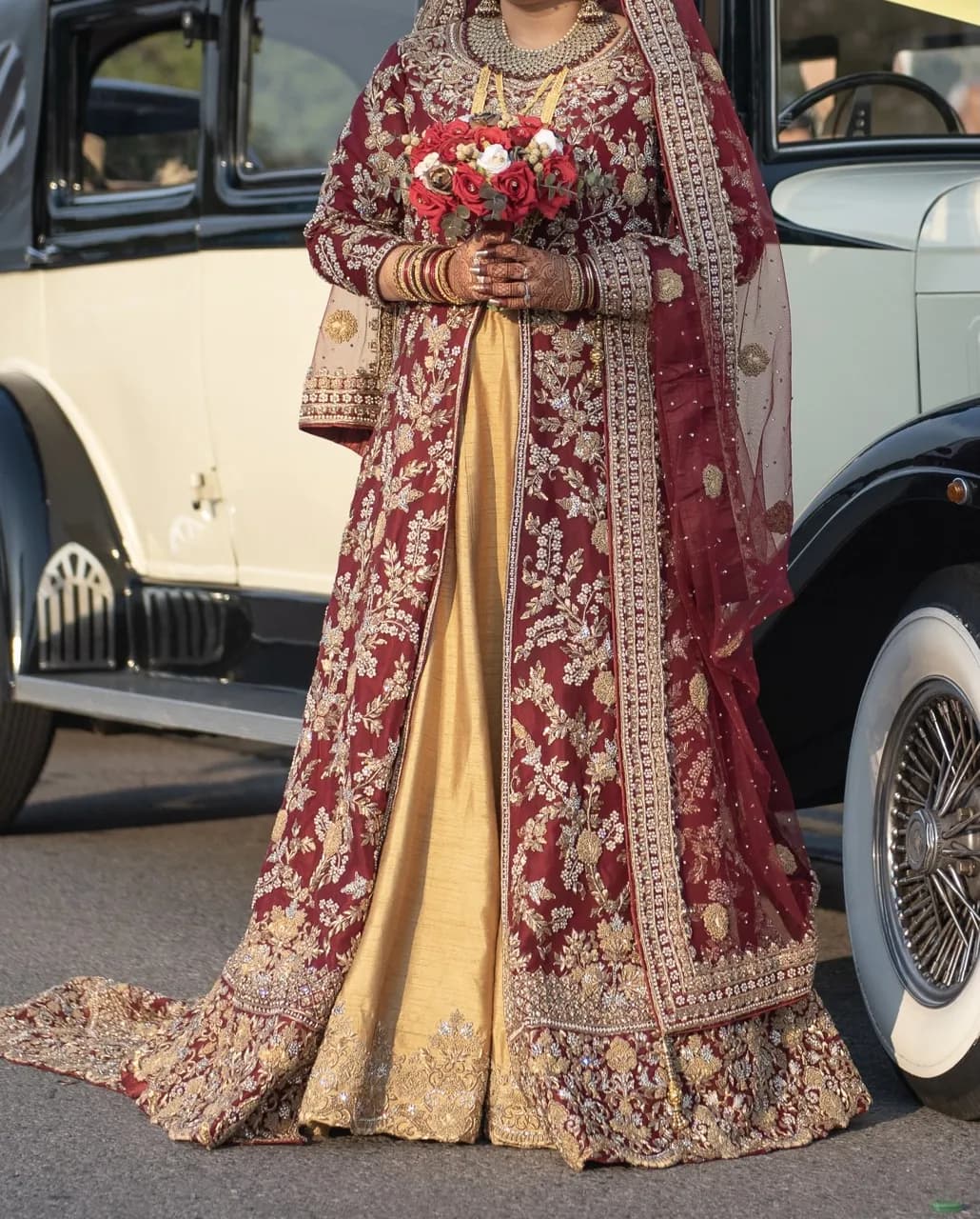 Maroon bridal dress — image 1