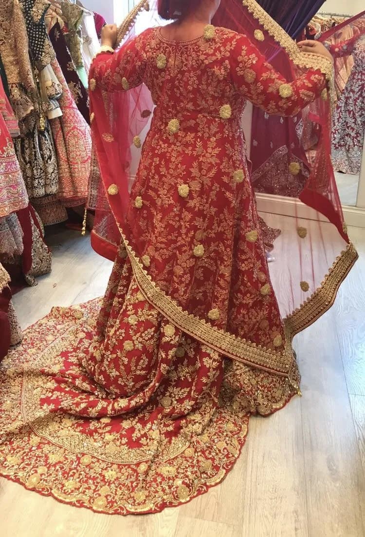 Wedding outfit — image 1