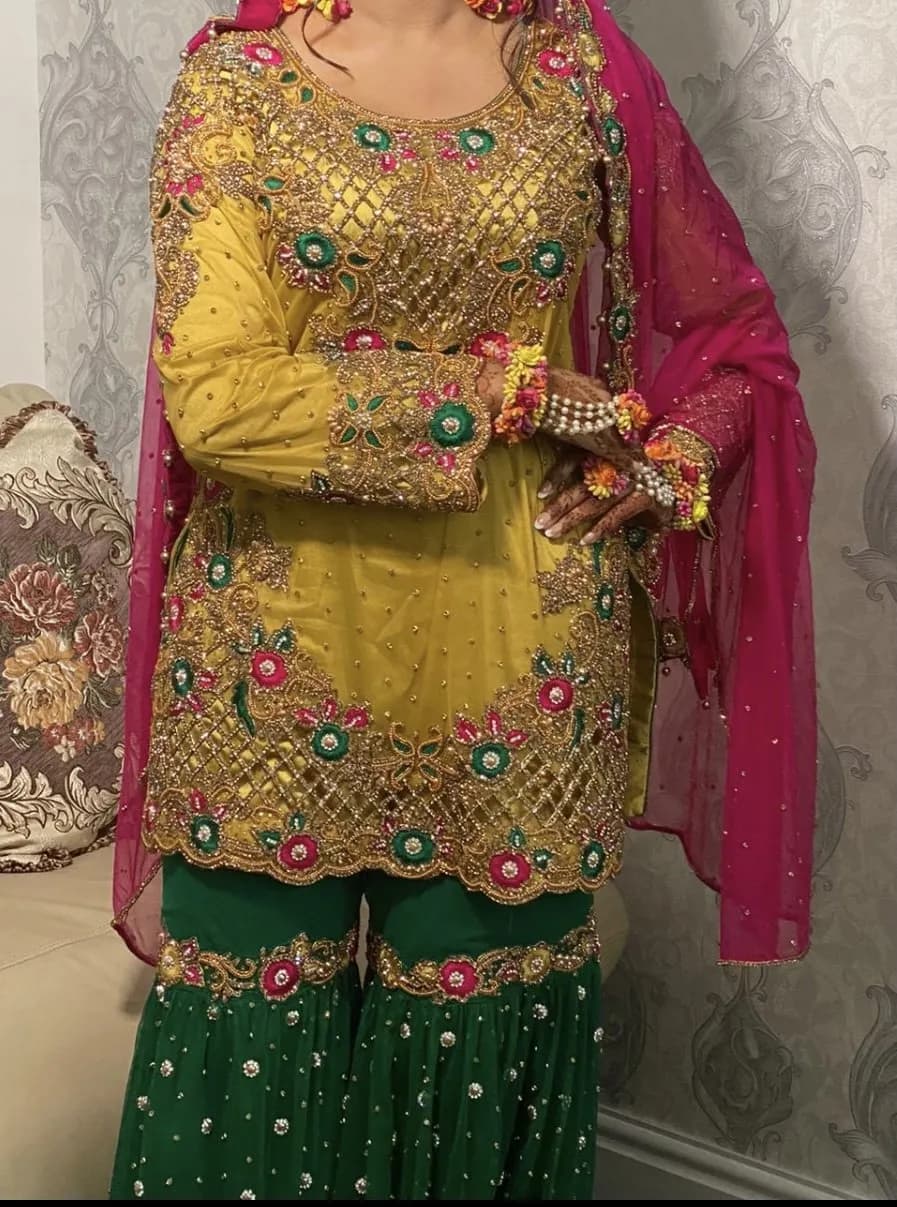 Mehandi outfit — image 1