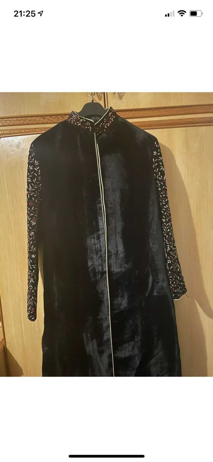 Men’s embroidered velvet sherwani — image 1