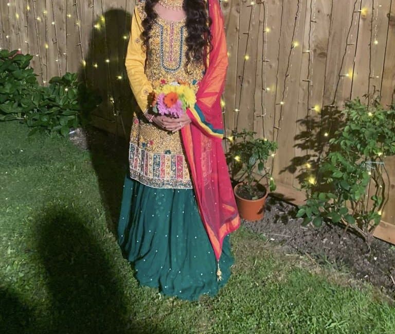 Mendhi Outfit — image 1