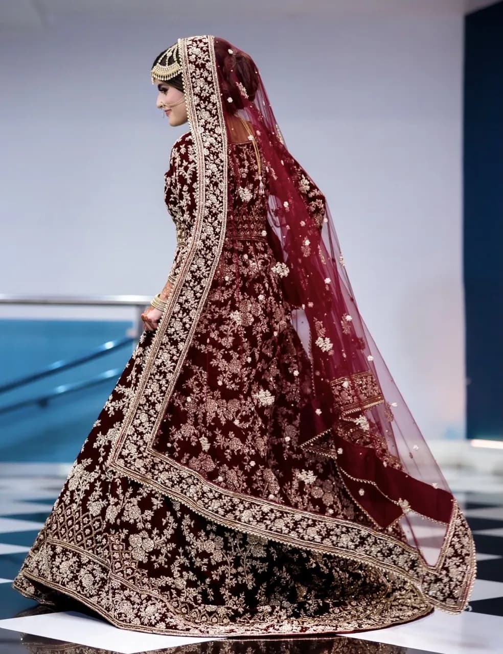 Wedding dress — image 1