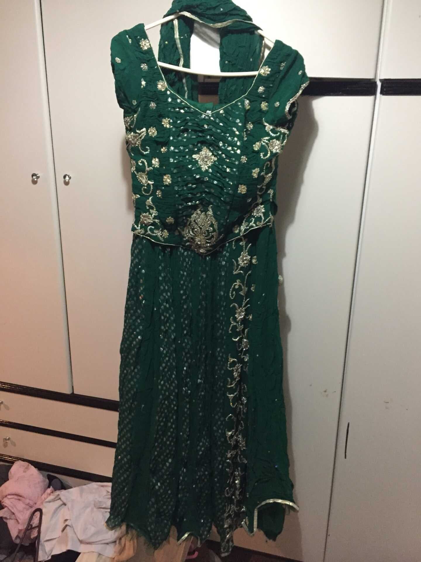 Women’s Green party/wedding lengha suit. (Pre-owned) — image 1