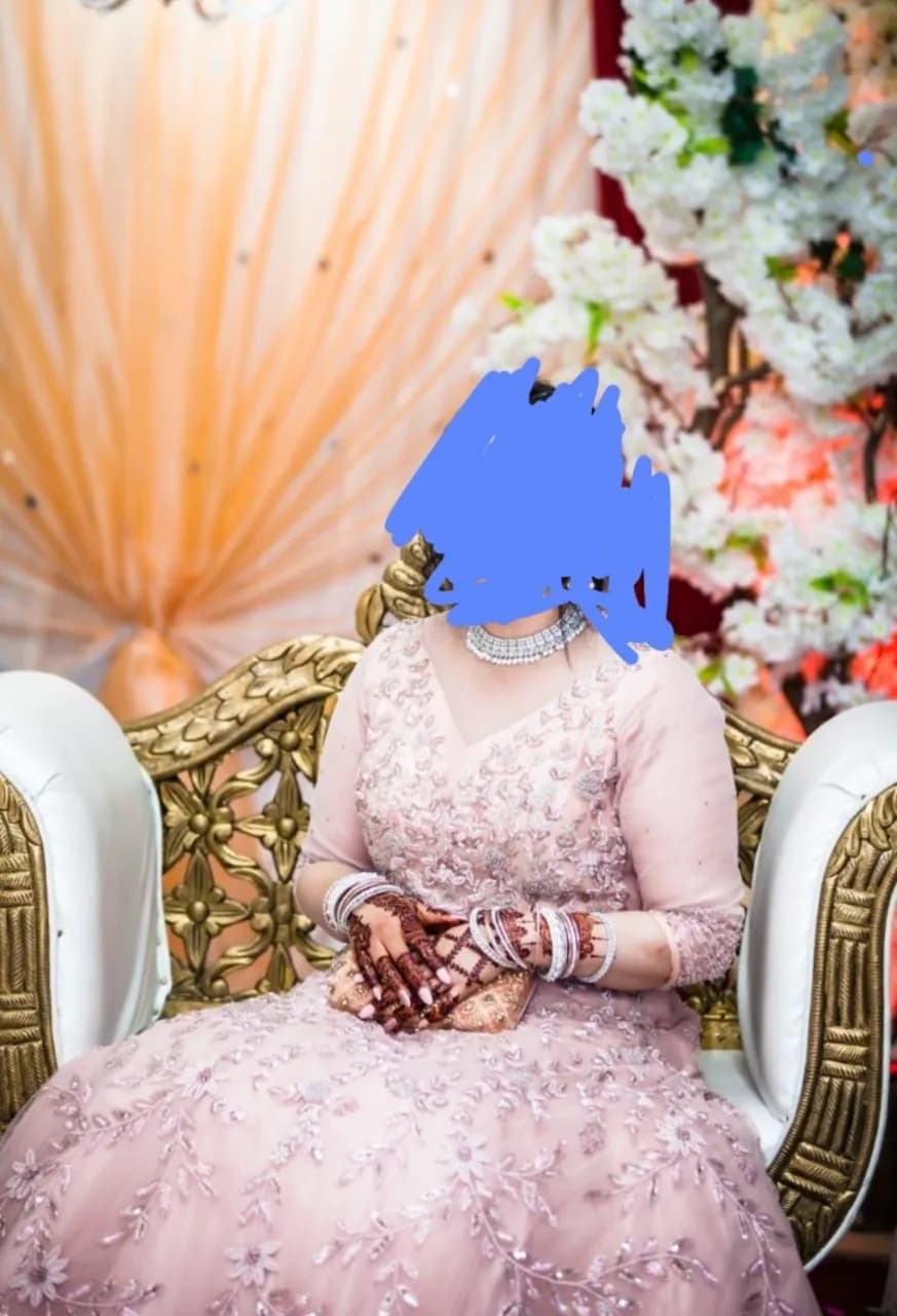 Beautiful dress — image 1