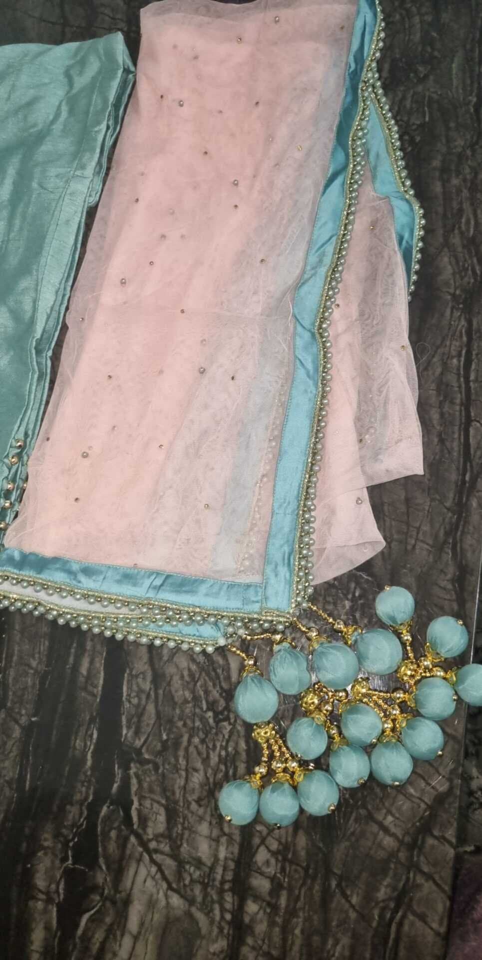 party wear — image 1