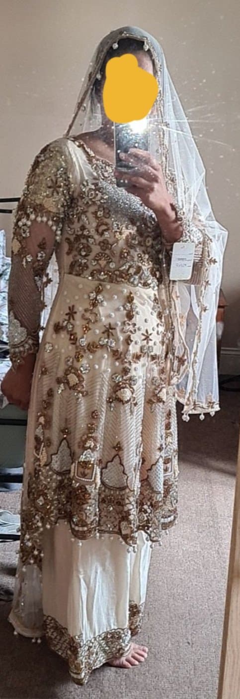 Party wear — image 1