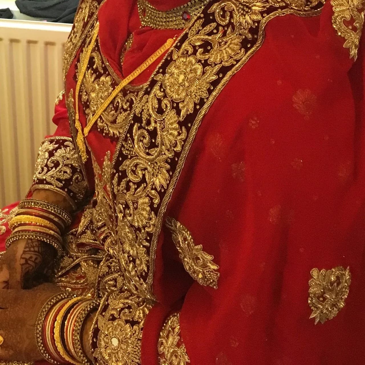 Beautiful traditional Indian bridal dress — image 1