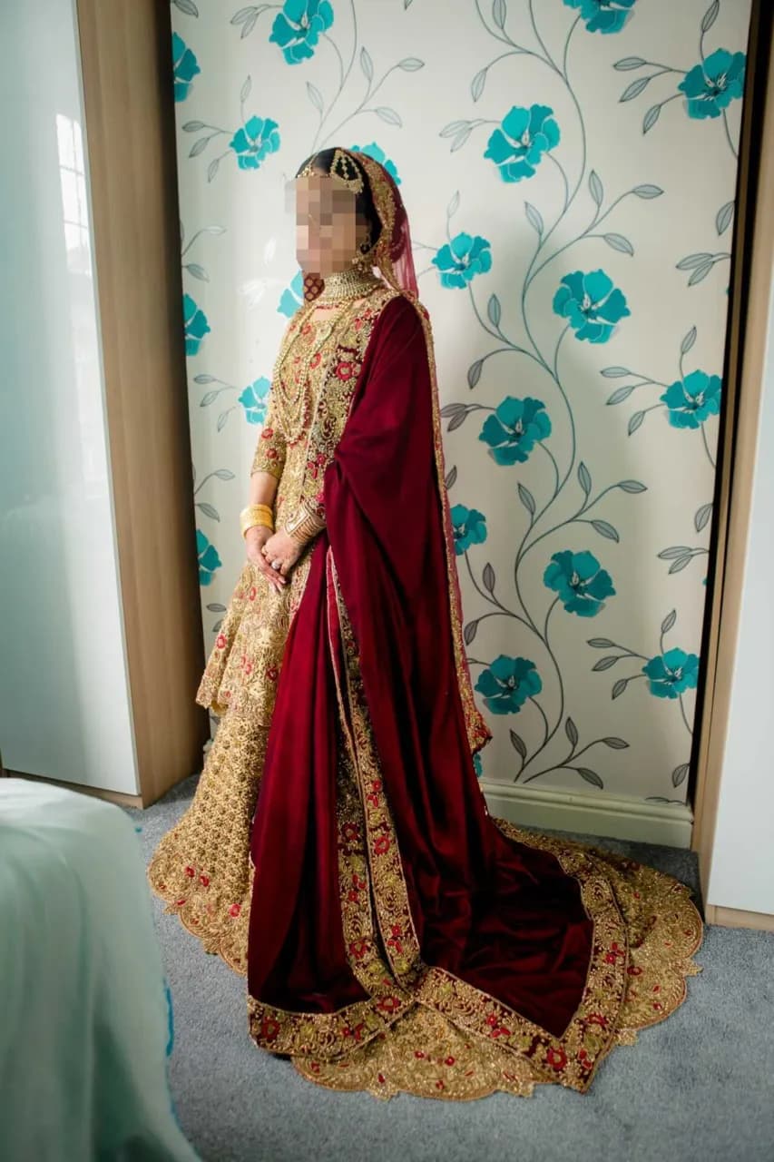 Wedding dress — image 1