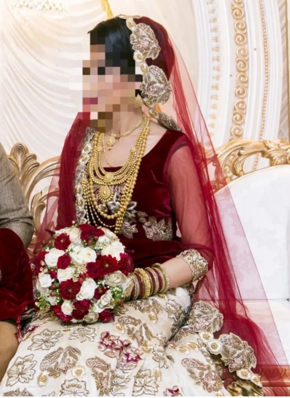 Antique gold and red bridal lengha with net dupatta — image 1