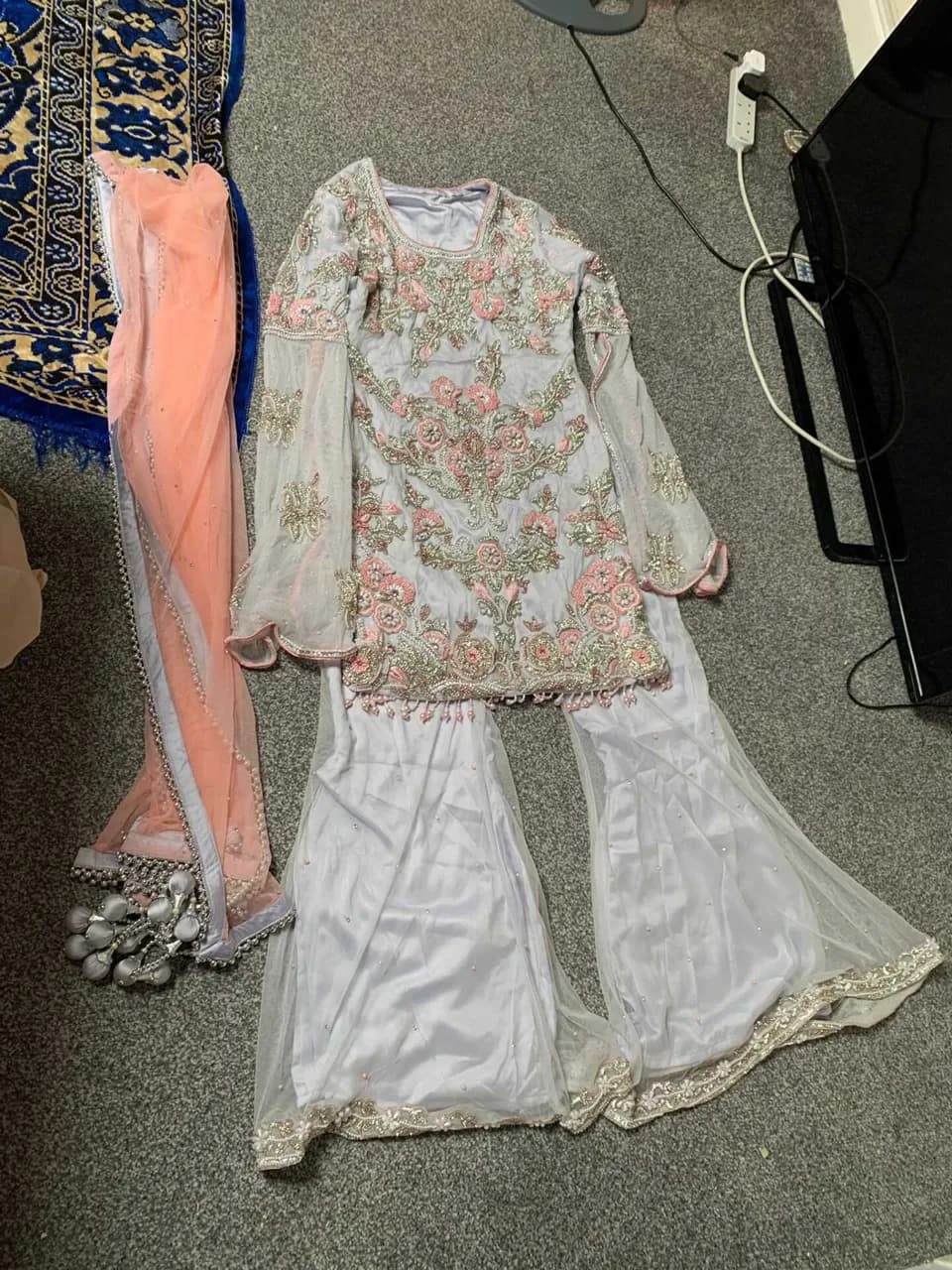 Heavy grey/ pink Asian wedding dress — image 1