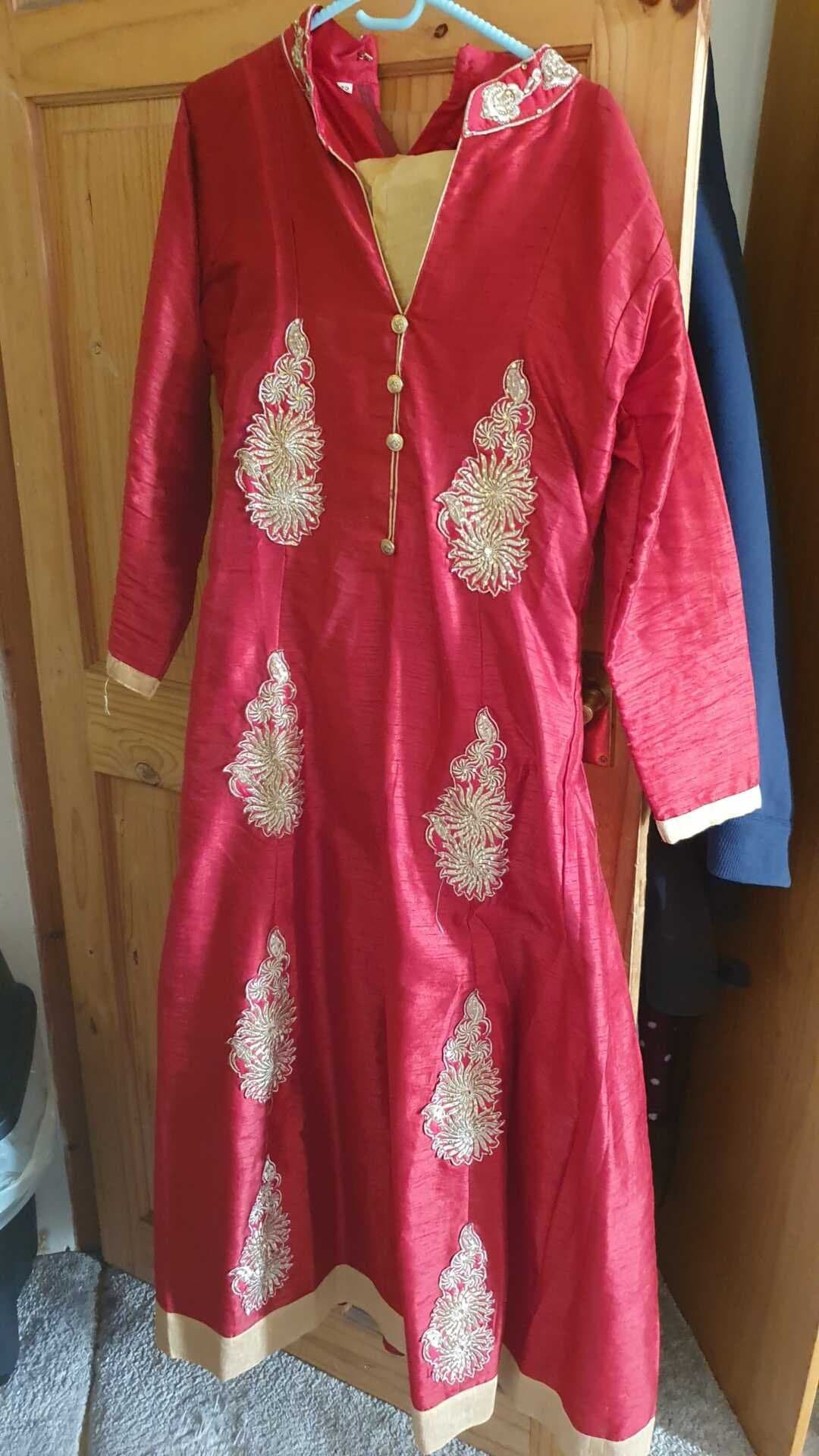 Red dress — image 1