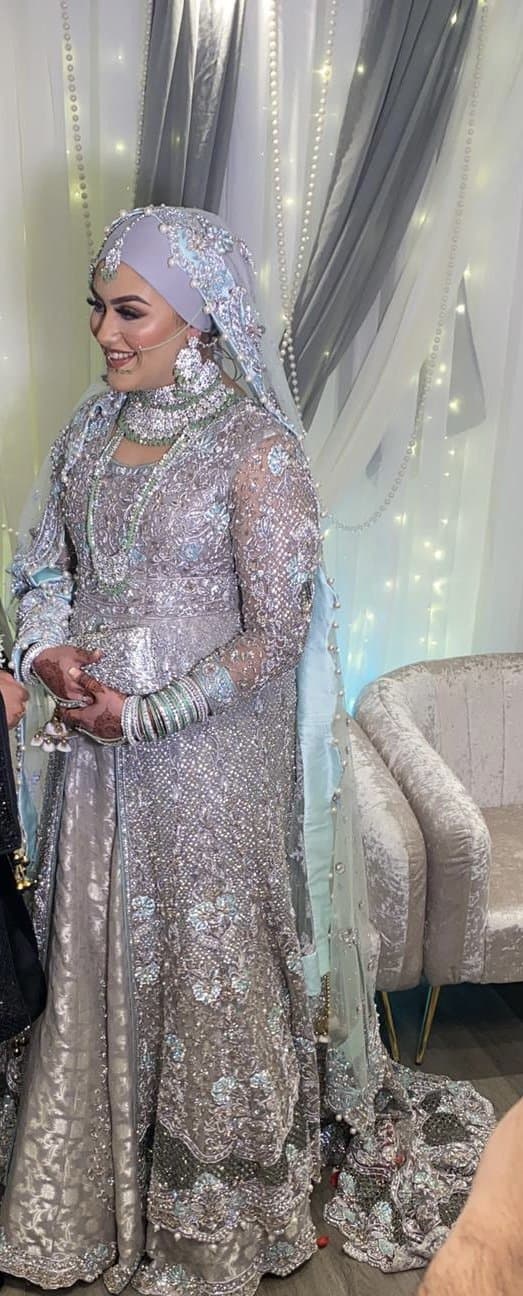 Grey and mint wedding dress — image 1