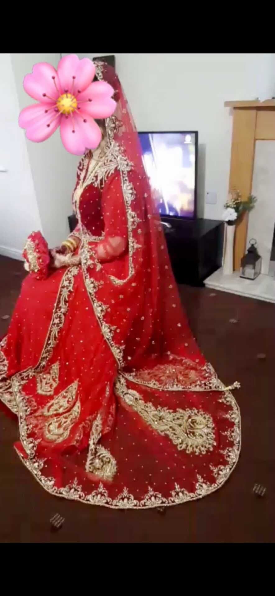 Bridal wedding dress — image 1